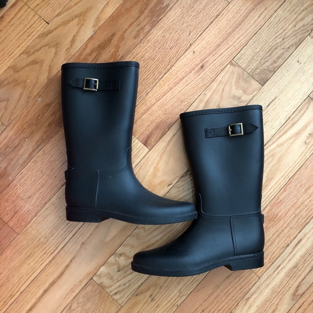 Fashion black rain boots
